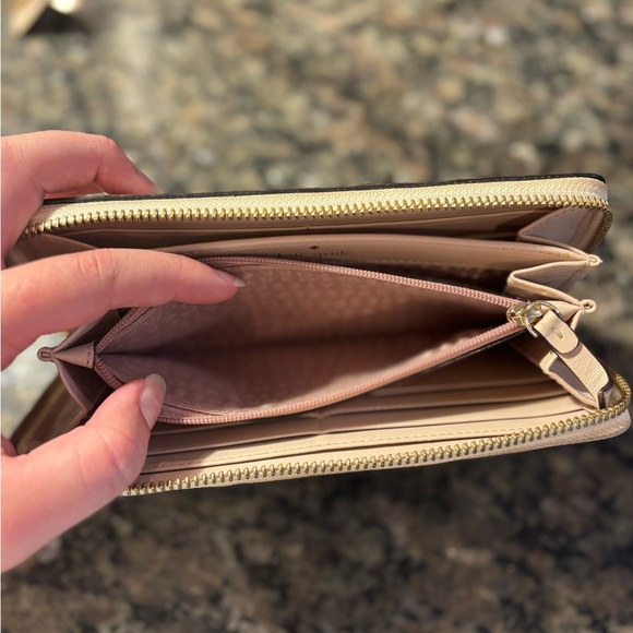 Kate Spade White and Tan Tote Bag and Wallet Set - Picture 12 of 12